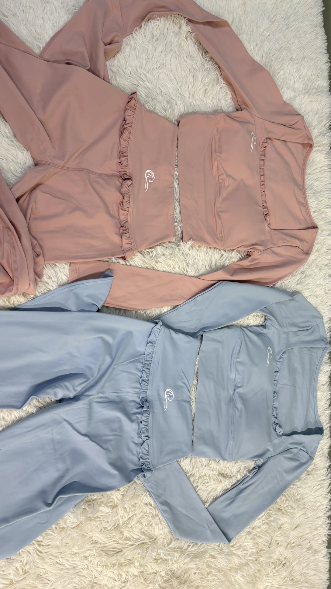 Bella, Cute yoga workout set